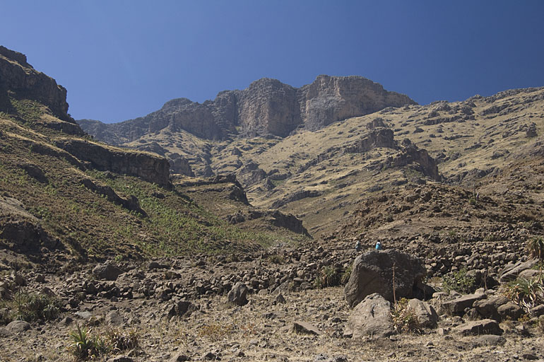 Looking up Bwahit Pass